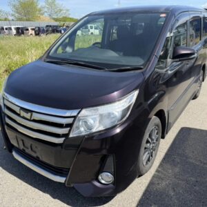 Toyota Noah (2015)